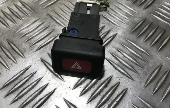 Nissan Almera Hazard light switch
