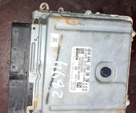 Mercedes-Benz Sprinter W906 Engine control unit/module A6461503878 0281013564