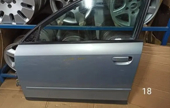 Audi A4 S4 B7 8E 8H Front door