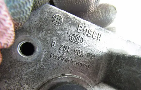 Audi 80 90 S2 B4 Oil pressure sensor 0281002018