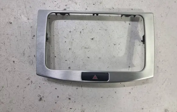 Volkswagen PASSAT B7 Radio/GPS head unit trim 3AA858069