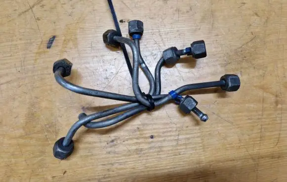 Mazda CX-7 Fuel injector supply line/pipe 