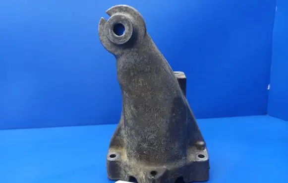 Mercedes-Benz C W204 Engine mounting bracket A6512233404
