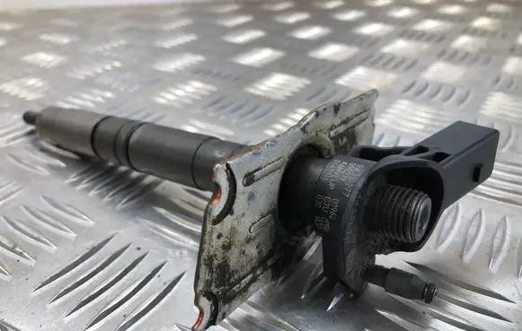 Audi A3 S3 A3 Sportback 8P Fuel injector 03L130277