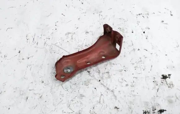 Honda CR-V Fender mounting bracket