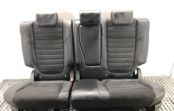 Mitsubishi Outlander Second row seats 