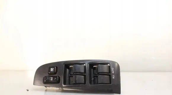 Toyota Avensis T250 Electric window control switch