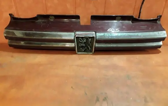 Peugeot 605 Front bumper upper radiator grill 9256247877