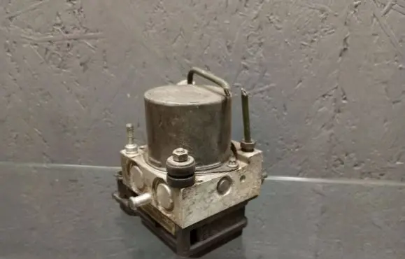 Nissan Primera ABS Pump 0265800334 4902510117