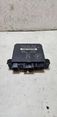 Mercedes-Benz C W203 Door control unit/module 2038202285