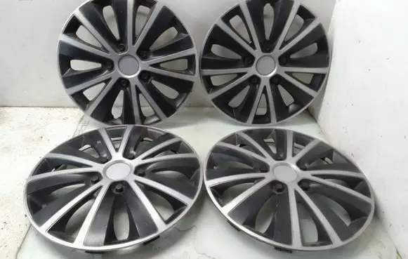Ford Focus R15 wheel hub/cap/trim