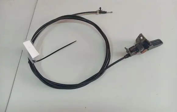 Nissan Primera Fuel tank opening switch