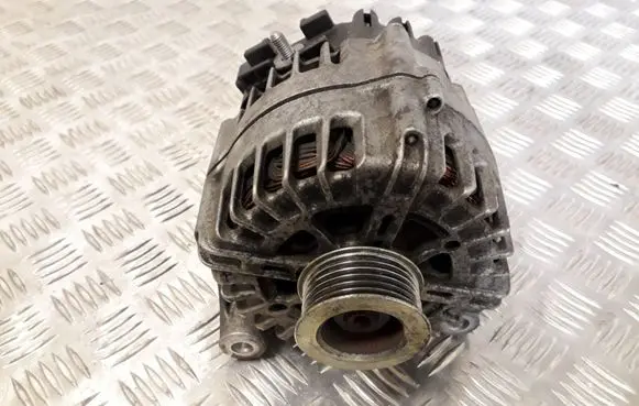 BMW 1 E81 E87 Generator/alternator 7802261 S23AN08 FG18S019