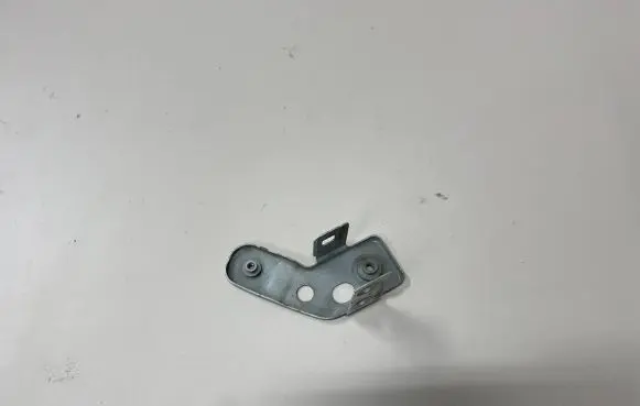Renault Megane III Fender mounting bracket 6418103B