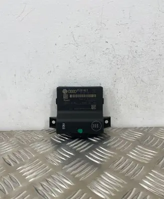 Audi A5 8T 8F Gateway control module 8T0907468D 403221