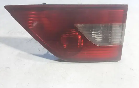 Tailgate rear/tail lights
