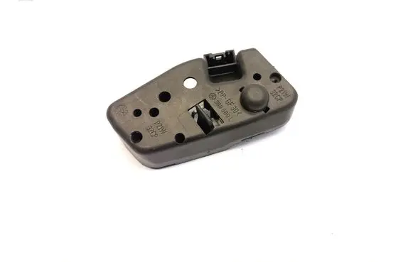 BMW 3 E46 Tail light bulb cover holder 6907937