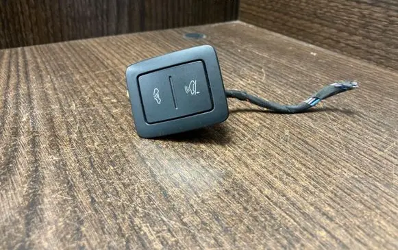 Volkswagen Caddy Alarm switch 1T0962109