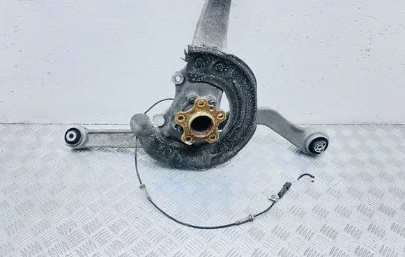 BMW 5 G30 G31 Front wheel hub spindle knuckle