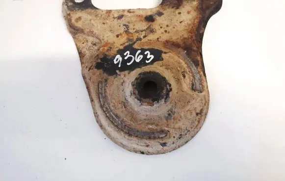 Seat Alhambra (Mk1) Engine mounting bracket