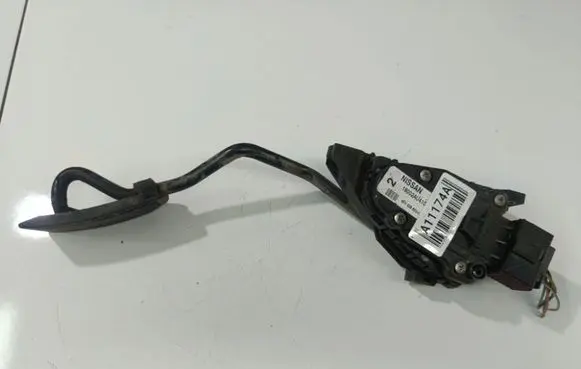Nissan Primera Accelerator throttle pedal 18002AU410
