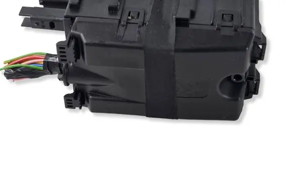 Peugeot 2008 II Fuse module 810747602 47922
