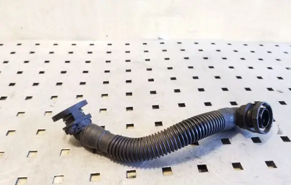 Skoda Octavia Mk2 (1Z) Breather hose/pipe 03L103493AE