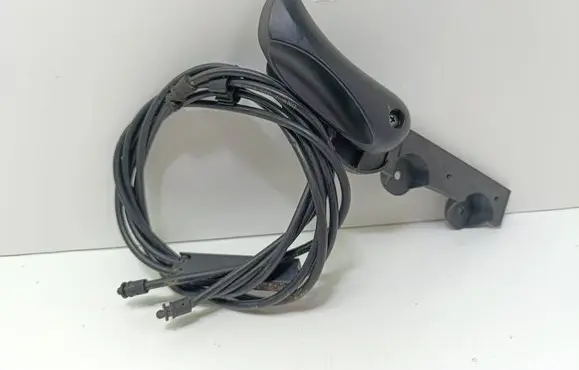 BMW 5 E60 E61 Engine bonnet (hood) release handle 7052579