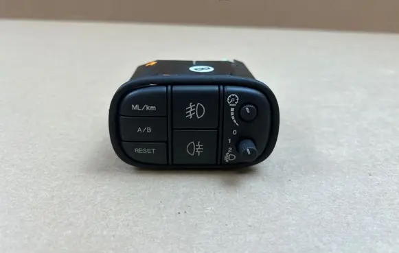 Jaguar S-Type Fog light switch 2R8311654BD