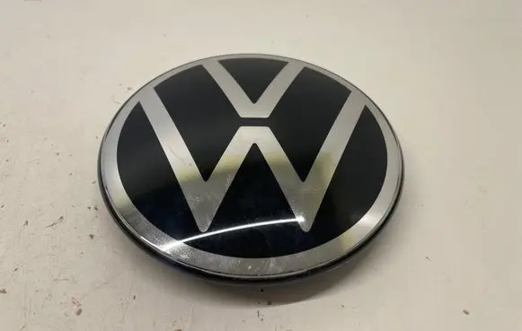 Volkswagen Jetta VII Manufacturer badge logo/emblem 5H0853601P
