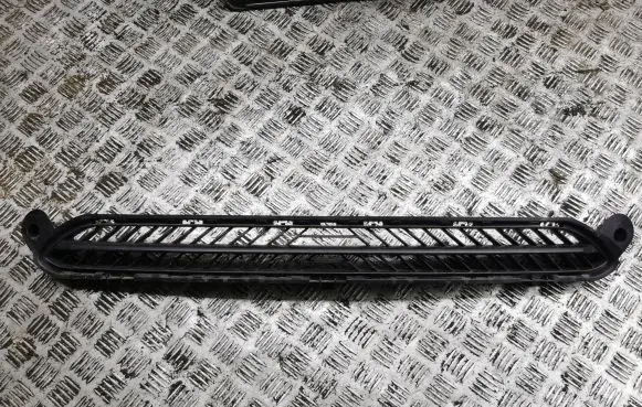 Citroen C4 III e-C4 Front bumper upper radiator grill 983469980