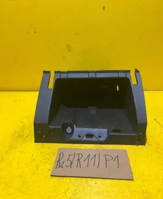 Ford Focus Glove box 4M51A06044