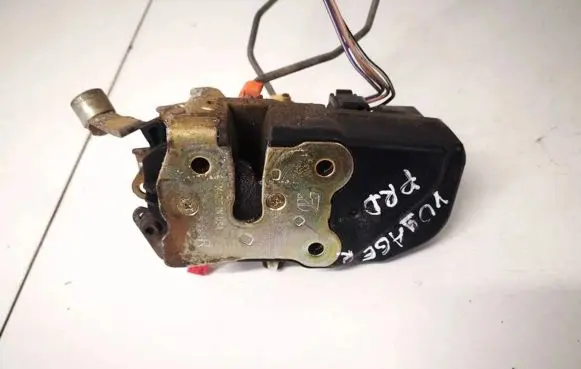 Chrysler Voyager Front door lock