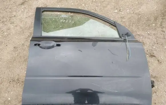 Nissan X-Trail T31 Front door juodos