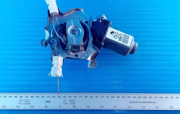 Renault Scenic I Front door window regulator motor 400467T4 400641T2