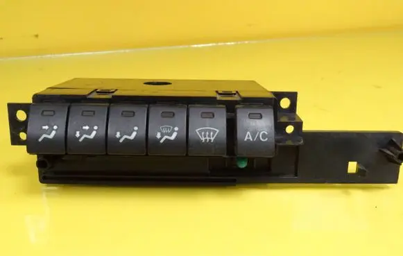 Windscreen/window heater switch