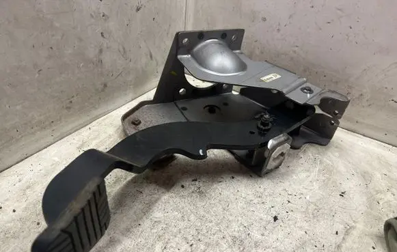 Opel Antara Brake pedal KE002373