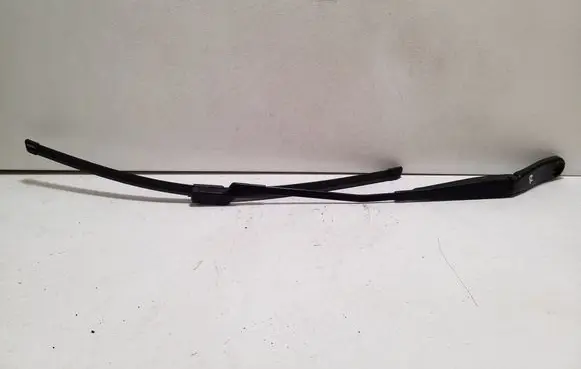 Volvo XC60 Front wiper blade arm 30753530