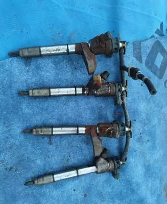 KIA Sportage Fuel injectors set 338002A610
