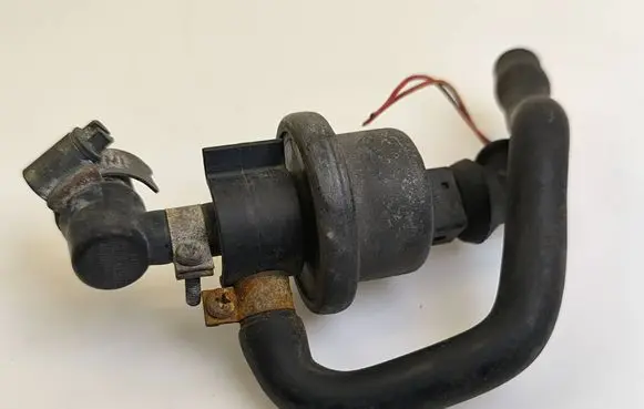 Audi A6 S6 C4 4A Valve vacuum 034906283 L02 443906232