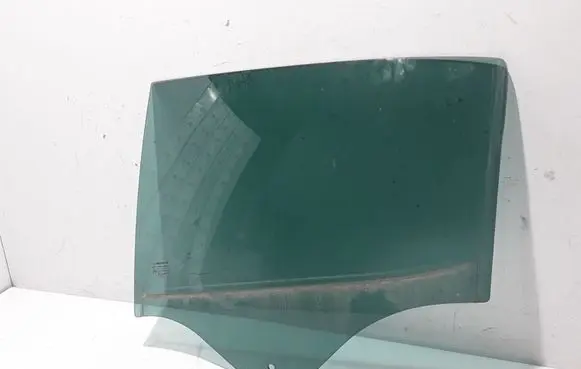 Renault Megane IV Rear door window glass 823011727R