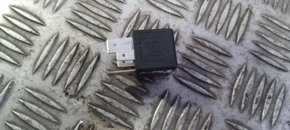 Audi A3 S3 8P Other relay 1K0951253A V23134-J52-X430