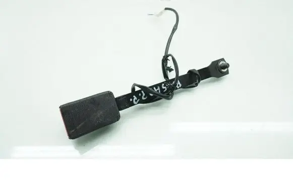 Nissan Pulsar Front seatbelt