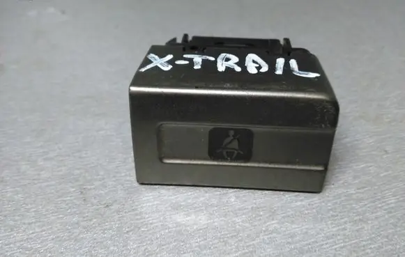 Nissan X-Trail T30 Passenger airbag on/off switch 