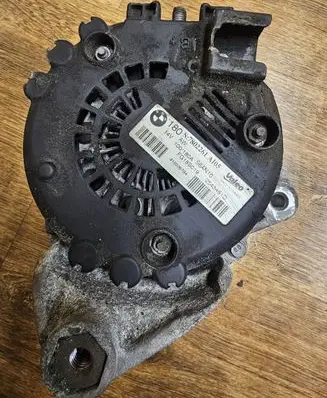 BMW 3 E90 E91 Generator/alternator 2543461
