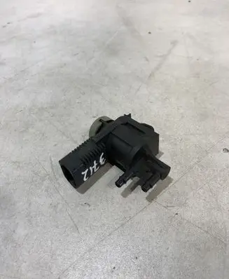 Audi A4 S4 B7 8E 8H Turbo solenoid valve 1J0906283C