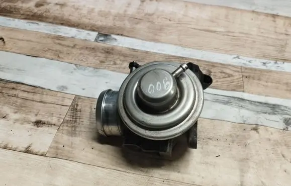 Skoda Octavia Mk1 (1U) EGR valve 038131501A