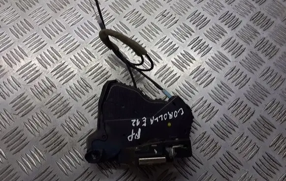 Toyota Corolla E120 E130 Front door lock 