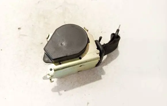Middle seatbelt (rear)