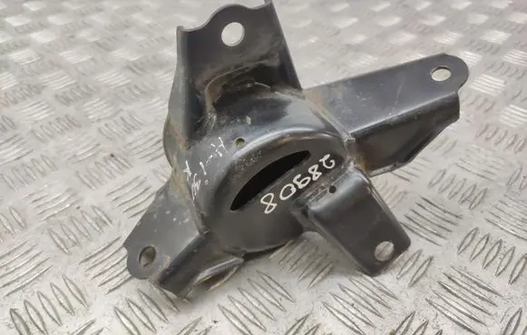 Hyundai i30 Engine mount bracket